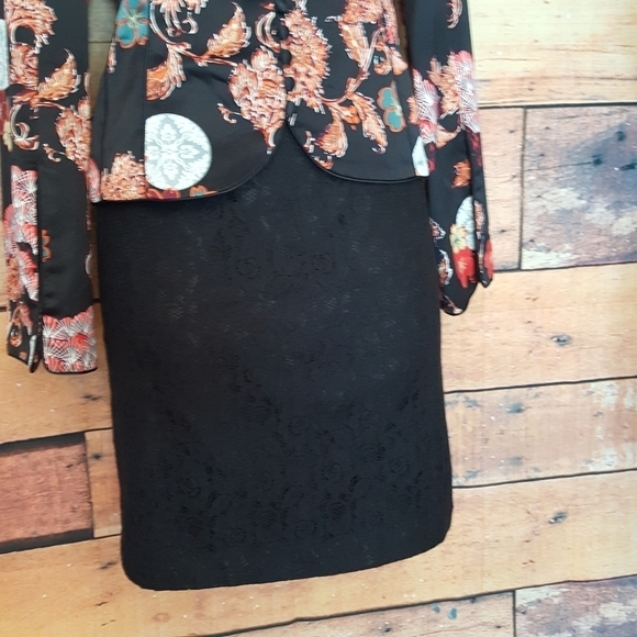 BLACK lace skirt - Picture 5 of 8